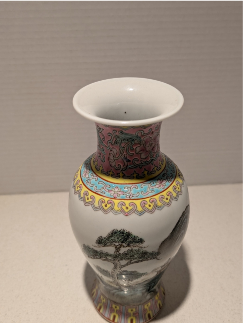 Vintage Chinese Jingdezhen Porcelain Famille Rose Landscape Vase - Picture 12 of 12